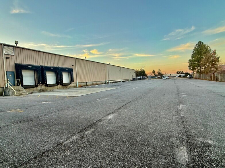More Photos Of 7871 Schillinger Park, Mobile Warehouse For Sale