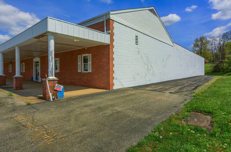 More Photos Of 3210 Wilmington Rd, New Castle Bowling Alley For Sale