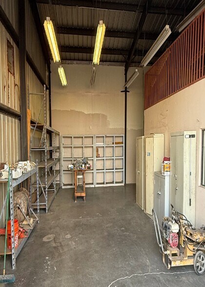 More Photos Of 5435 W Mohave St, Phoenix Contractor Storage Yard For Lease