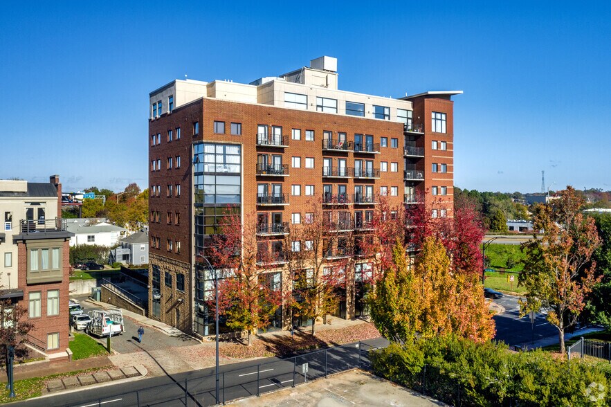 More Photos Of 715 N Church St, Charlotte Office For Sale