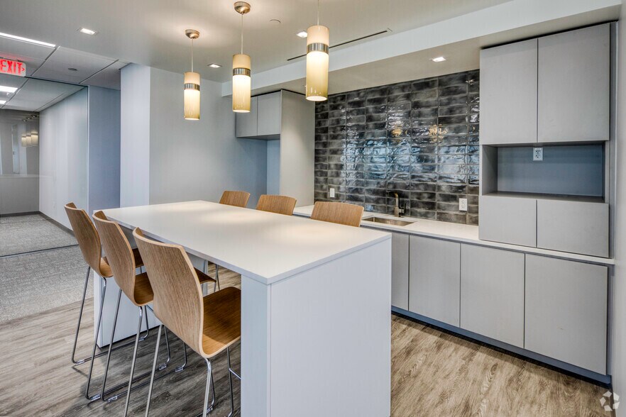 More Photos Of 100 S Ashley Dr, Tampa Office Residential For Lease