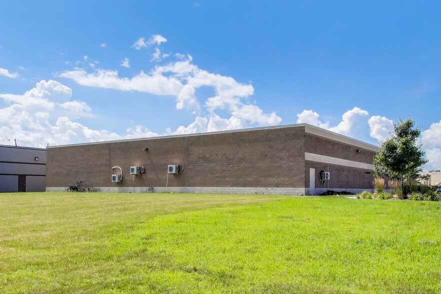 More Photos Of 5511 95th Ave, Kenosha Warehouse For Sale