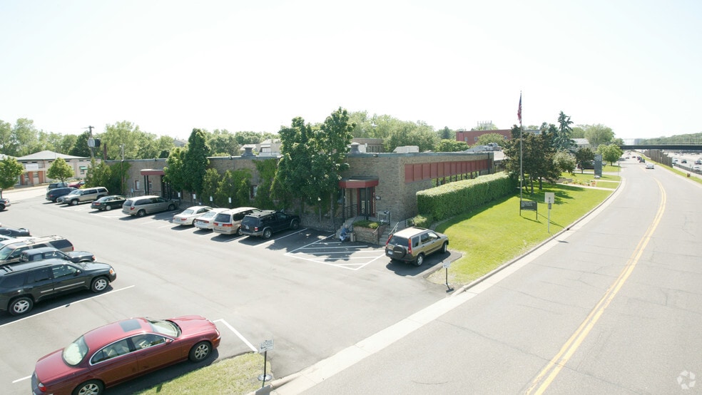 More Photos Of 2501 Wayzata Blvd, Minneapolis Office For Sale