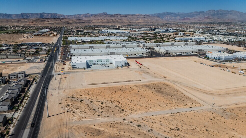 More Photos Of 7610 W Warm Springs Rd, Las Vegas Distribution For Lease