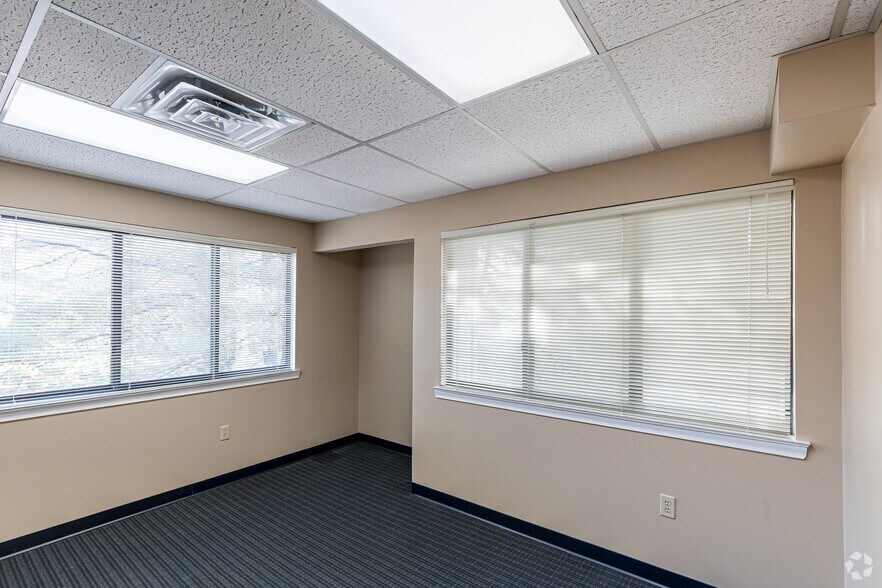 More Photos Of 2 Forest Park Dr, Farmington Unknown For Sale