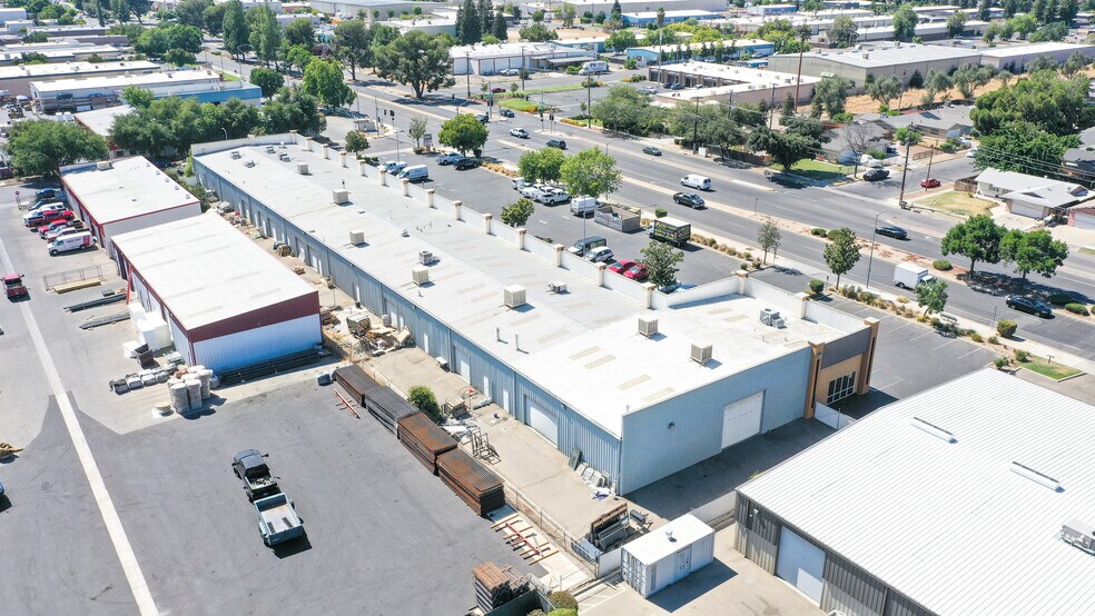 More Photos Of 5816 E Shields Ave, Fresno Warehouse For Lease
