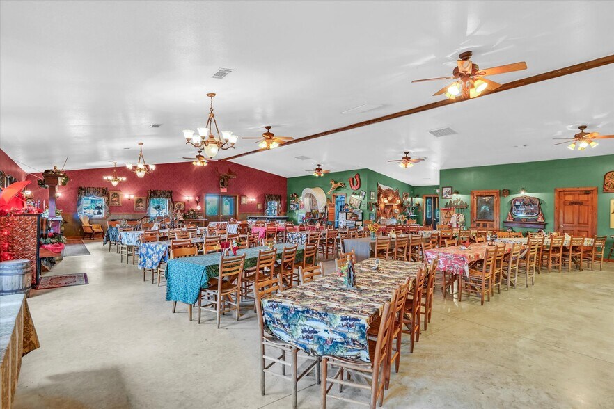 More Photos Of 1356 County Road 2900 N, Rantoul Specialty For Sale