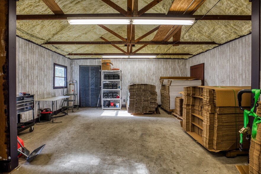 More Photos Of 1600 S Day St, Brenham Medical For Sale
