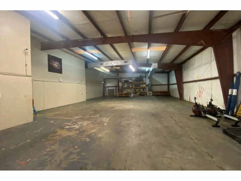 More Photos Of 6756 Langley Dr, Baton Rouge Warehouse For Lease