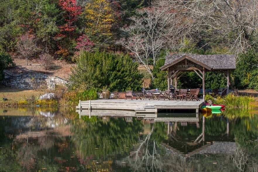 More Photos Of 111 Fiddlehead Ln, Zirconia Specialty For Sale