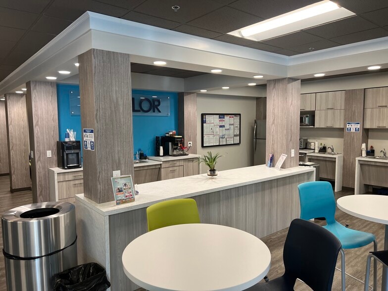 More Photos Of 4310 Regency Dr, High Point Office For Sale