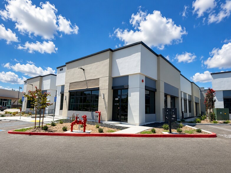 More Photos Of 850 Patriot Dr, Moorpark Unknown For Lease