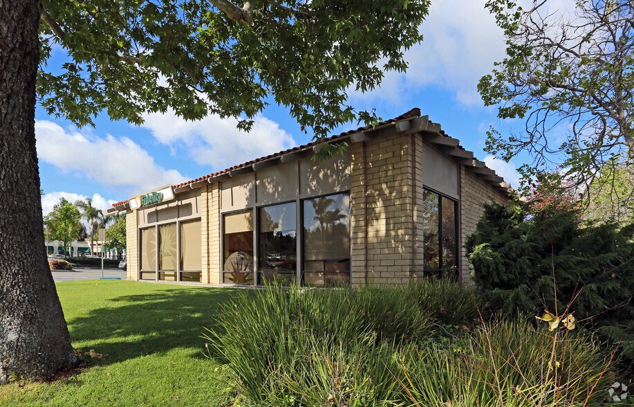 More Photos Of 16656 Bernardo Center Dr, San Diego Freestanding For Lease