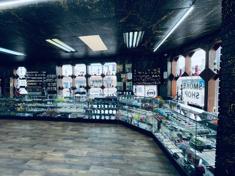 More Photos Of 471 Lincoln Ave, Bellevue Storefront Retail Residential For Sale