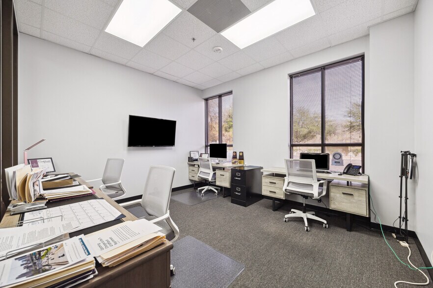 More Photos Of 52 Sugar Creek Center Blvd, Sugar Land Office For Sale