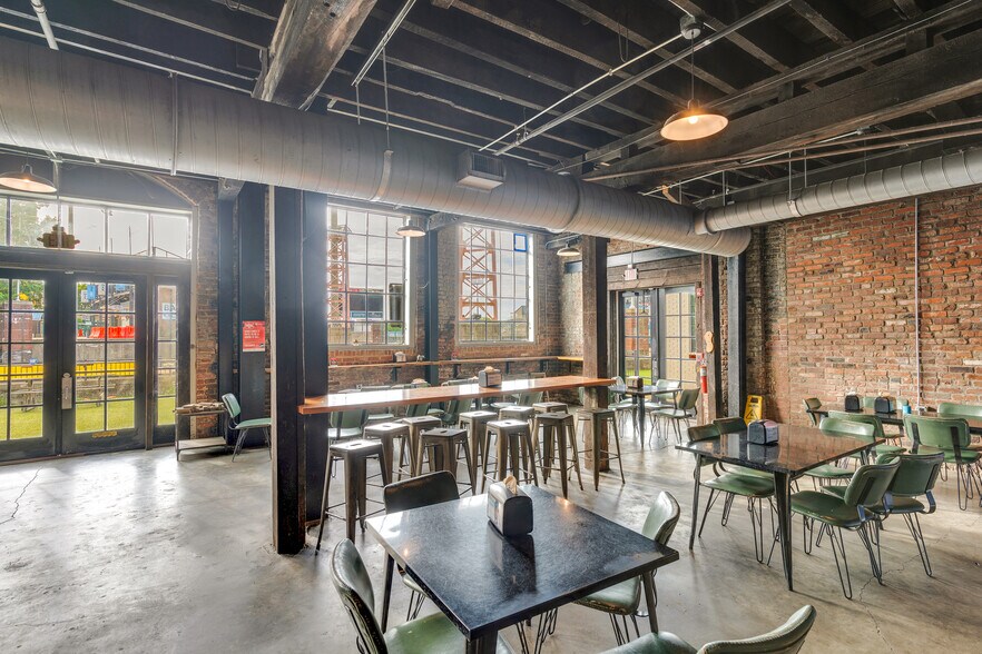 More Photos Of 1791 Reggie White Blvd, Chattanooga Restaurant For Lease