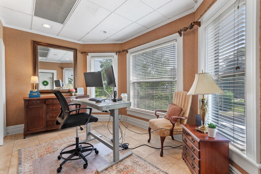 More Photos Of 409 N Jefferson St, New Castle Office Residential For Sale