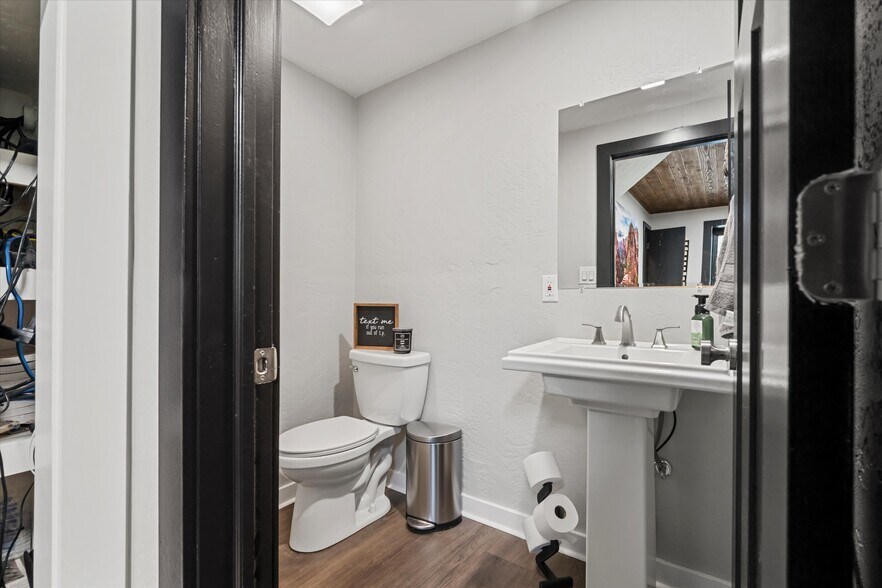 More Photos Of 6339 Old William Penn Highway hwy, Export Showroom For Sale