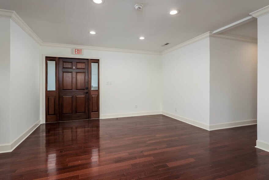 More Photos Of 515 Hargrove Rd E, Tuscaloosa Office Residential For Lease