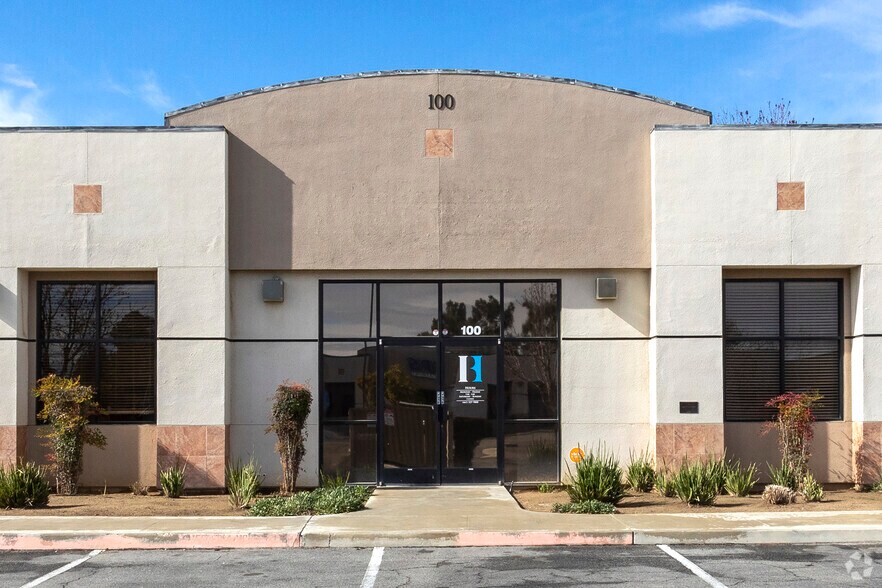 More Photos Of 3400 Calloway Dr, Bakersfield Medical For Sale