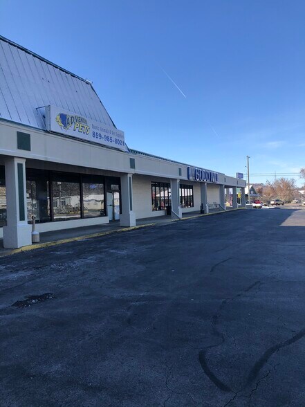 More Photos Of 112-295 Prince Royal Dr, Berea Unknown For Lease