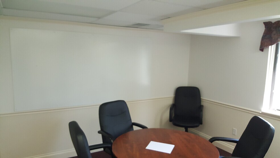 More Photos Of 4 Greenleaf Woods Dr, Portsmouth Coworking Space