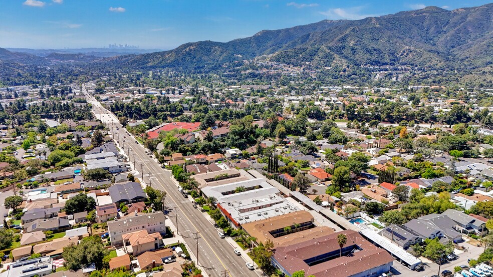 More Photos Of 4439 Ocean View Blvd, Montrose Apartments For Sale