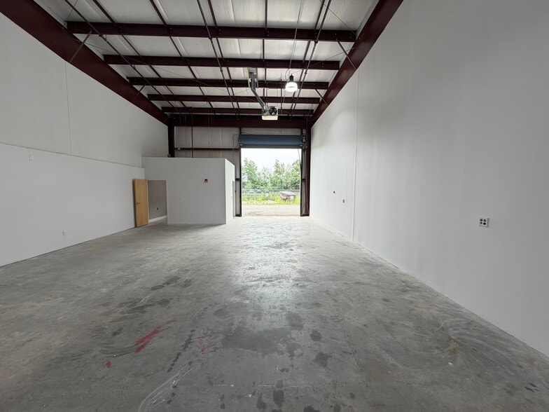 More Photos Of 160 Otis St, Northborough Self Storage For Sale