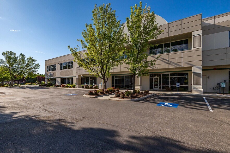 More Photos Of 9300 W Overland Rd, Boise Office For Lease