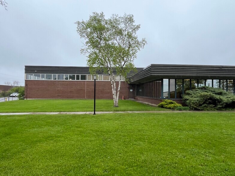 More Photos Of 913 Brock Rd, Pickering Warehouse For Lease