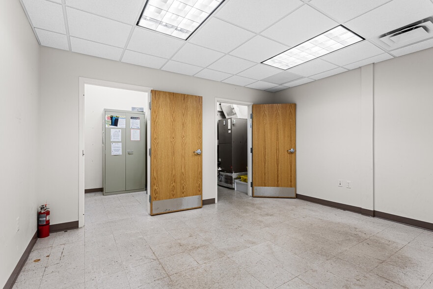 More Photos Of 6515 NW 16th St, Gainesville Manufacturing For Lease