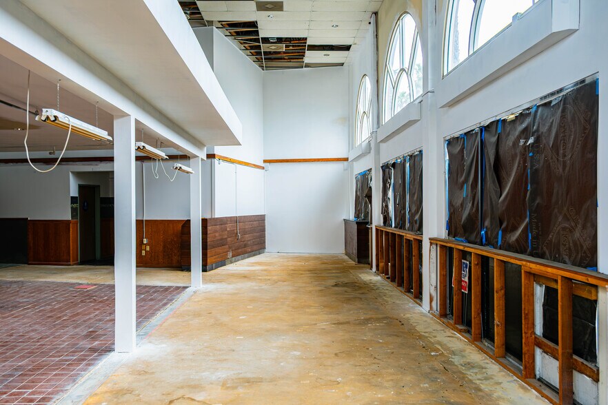 More Photos Of 5470 E 2nd St, Long Beach Storefront For Lease