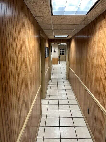 More Photos Of 5013 Park St, Jacksonville Auto Repair For Sale