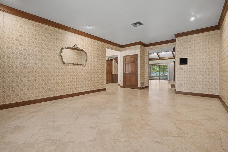 More Photos Of 2160 Laurence Dr, Clearwater Office For Sale