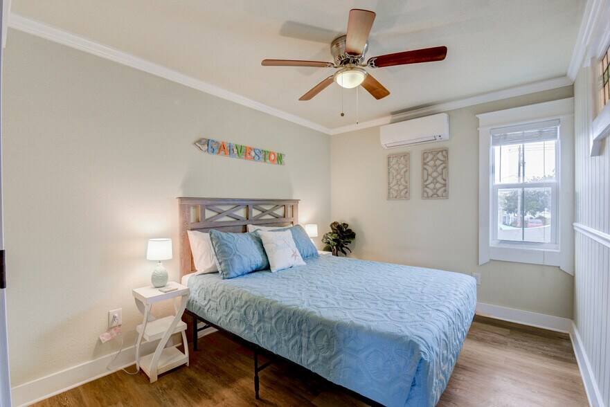 More Photos Of 1820 Avenue O 1/2, Galveston Multifamily For Sale