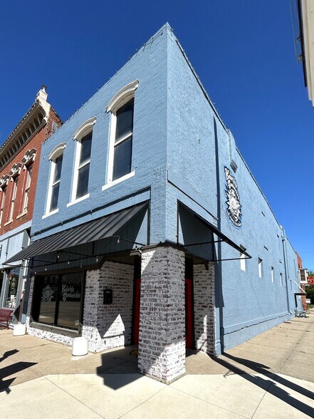 More Photos Of 200 W Main St, Council Grove Storefront Retail Residential For Sale