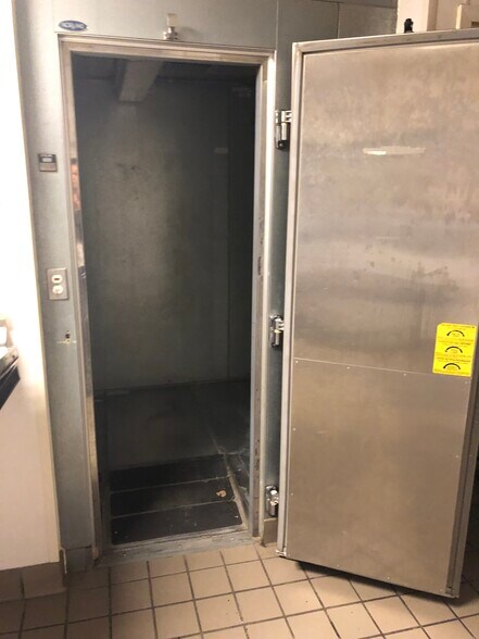 More Photos Of 711 Front St, Woonsocket Fast Food For Lease