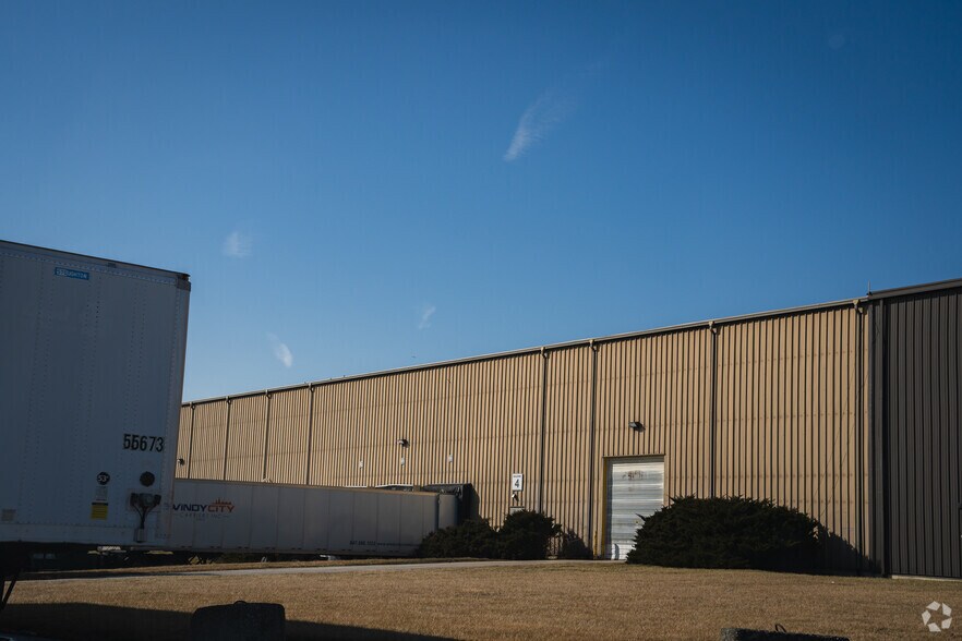 More Photos Of 7401 Fremont Pike, Perrysburg Warehouse For Lease