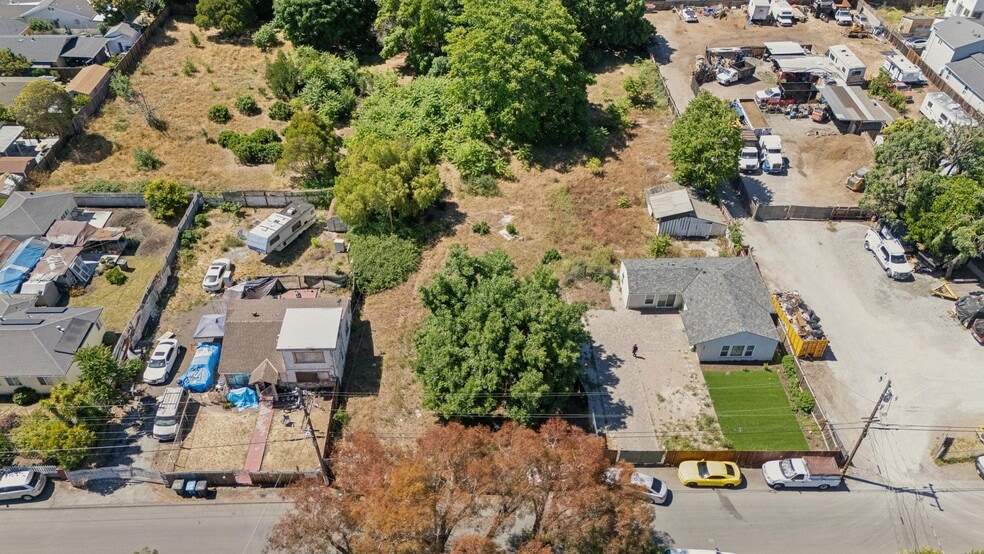 More Photos Of 990 Garden St, East Palo Alto Land For Sale