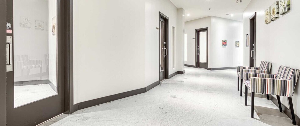More Photos Of 670 Rue Bouvier, Québec Storefront Retail Office For Lease