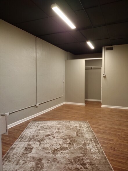 More Photos Of 152-158 N Water Ave, Gallatin Office For Lease
