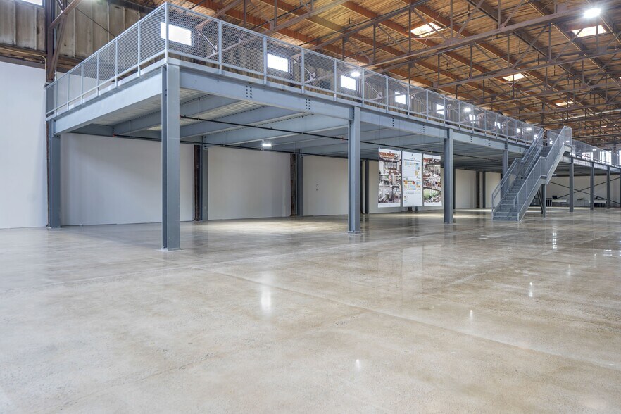 More Photos Of 1325 Quincy St NE, Minneapolis Loft Creative Space For Lease