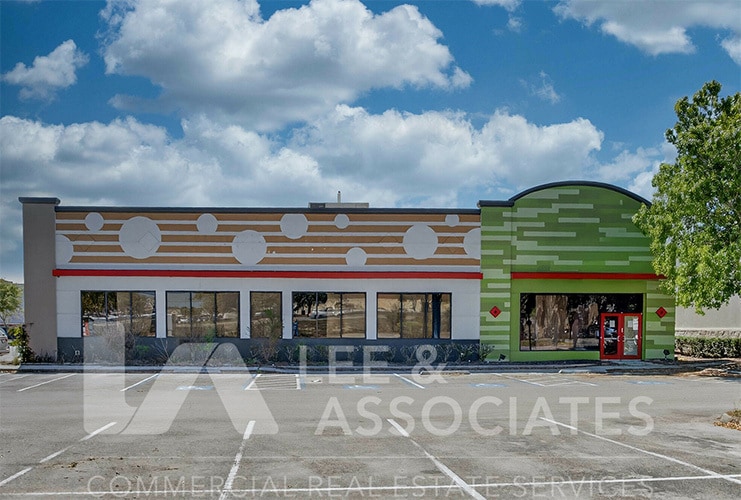 More Photos Of 7456 W Colonial Dr, Orlando Restaurant For Lease