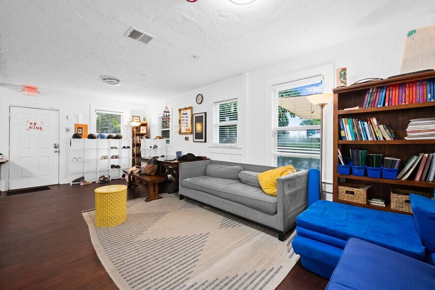 More Photos Of , Fort Lauderdale General Retail For Sale