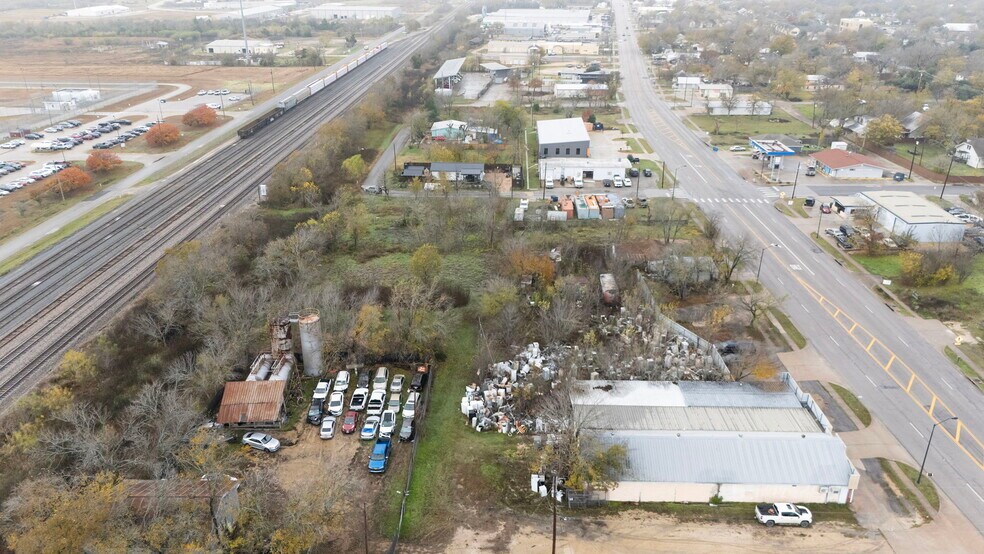 More Photos Of 921 W 2nd St, Taylor Land For Sale