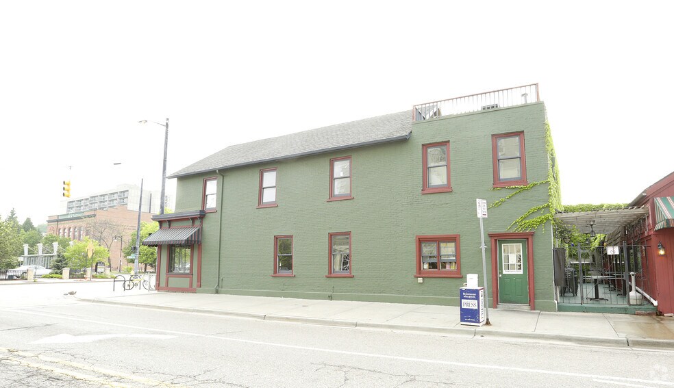 More Photos Of 136 E Fulton St, Grand Rapids Restaurant For Lease