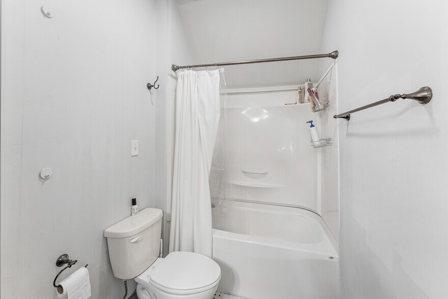 More Photos Of 1415 Highland Ave, Knoxville Multifamily For Sale