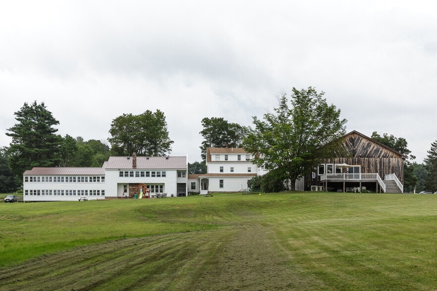 More Photos Of 275 Jenness Pond Rd, Northwood Hotel For Sale