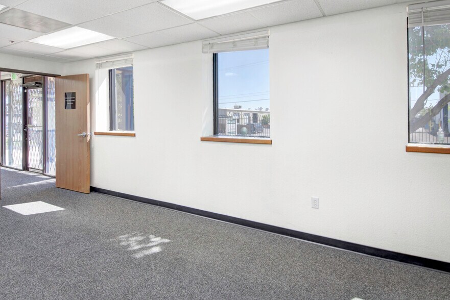 More Photos Of 5715 Fairfax St, Commerce City Warehouse For Lease