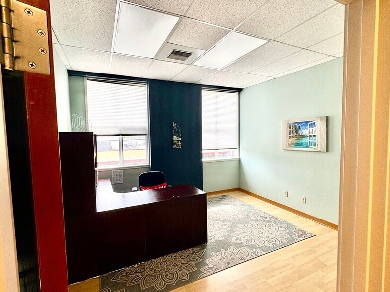 More Photos Of 2602 N Proctor St, Tacoma Office For Lease